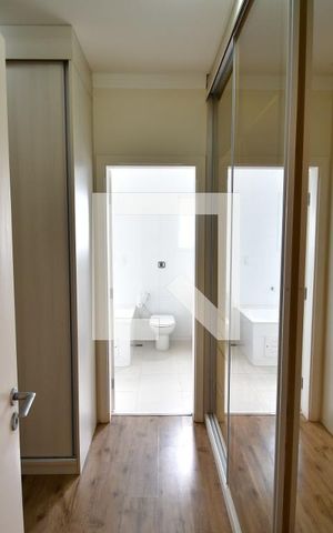 Casa de condomínio à venda com 253m², 4 quartos e 4 vagasQuarto 4 - Suíte Closet