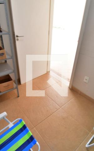 Casa de condomínio à venda com 253m², 4 quartos e 4 vagasQuarto de Serviço
