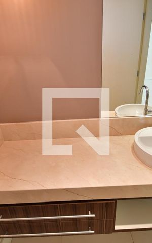 Casa de condomínio à venda com 253m², 4 quartos e 4 vagasLavabo