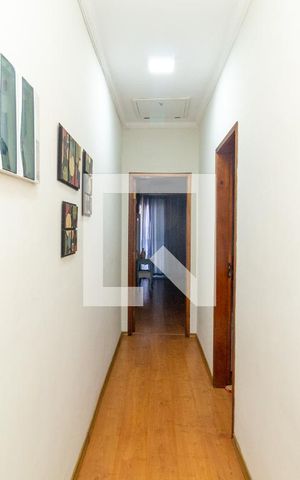 Casa à venda com 112m², 3 quartos e 2 vagasCorredor