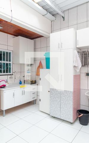 Casa à venda com 112m², 3 quartos e 2 vagasÁrea de Serviço