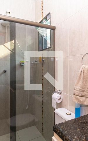 Casa à venda com 112m², 3 quartos e 2 vagasBanheiro da Suíte 1