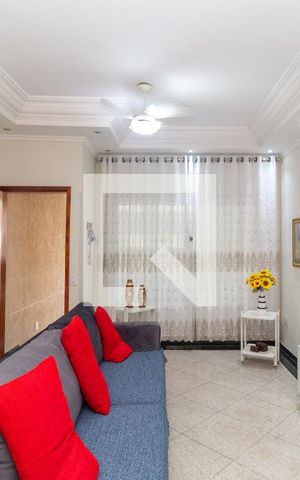 Casa à venda com 112m², 3 quartos e 2 vagasSala