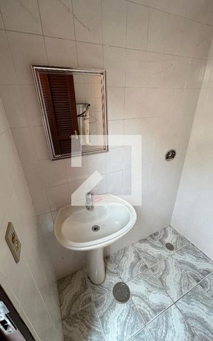 Casa à venda com 250m², 3 quartos e 4 vagas Casa à venda com 250m², 3 quartos e 4 vagasBanheiro de serviço