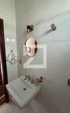 Casa à venda com 250m², 3 quartos e 4 vagas Casa à venda com 250m², 3 quartos e 4 vagasLavabo