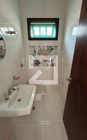 Casa à venda com 250m², 3 quartos e 4 vagas Casa à venda com 250m², 3 quartos e 4 vagasLavabo
