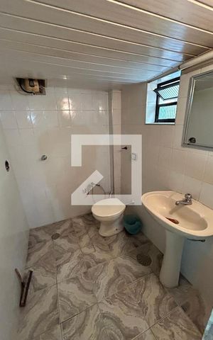 Casa à venda com 250m², 3 quartos e 4 vagas Casa à venda com 250m², 3 quartos e 4 vagasBanheiro de serviço