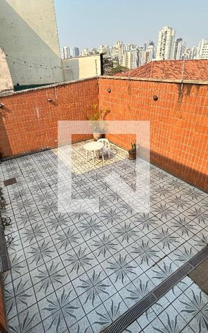 Casa à venda com 250m², 3 quartos e 4 vagas Casa à venda com 250m², 3 quartos e 4 vagasQuintal