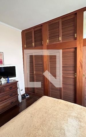 Casa à venda com 250m², 3 quartos e 4 vagas Casa à venda com 250m², 3 quartos e 4 vagasQuarto 2