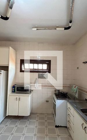 Casa à venda com 250m², 3 quartos e 4 vagas Casa à venda com 250m², 3 quartos e 4 vagasCozinha