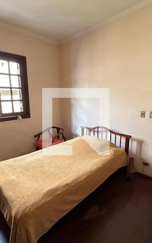 Casa à venda com 250m², 3 quartos e 4 vagas Casa à venda com 250m², 3 quartos e 4 vagasQuarto 2