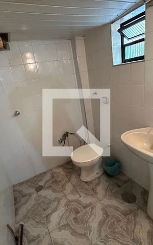 Casa à venda com 250m², 3 quartos e 4 vagas Casa à venda com 250m², 3 quartos e 4 vagasBanheiro de serviço