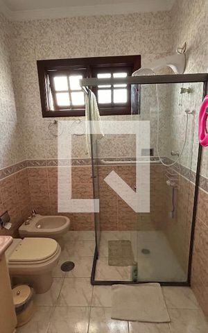 Casa à venda com 250m², 3 quartos e 4 vagas Casa à venda com 250m², 3 quartos e 4 vagasBanheiro