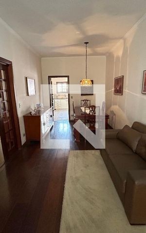 Casa à venda com 250m², 3 quartos e 4 vagas Casa à venda com 250m², 3 quartos e 4 vagasSala