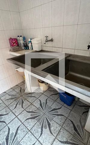 Casa à venda com 250m², 3 quartos e 4 vagas Casa à venda com 250m², 3 quartos e 4 vagasLavandeira