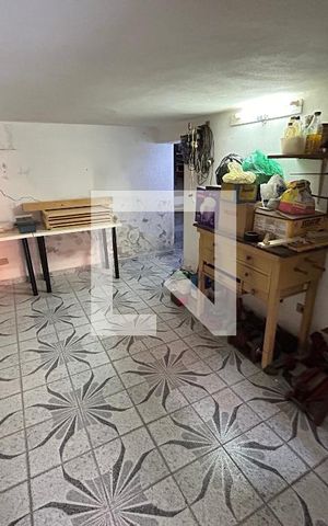 Casa à venda com 250m², 3 quartos e 4 vagas Casa à venda com 250m², 3 quartos e 4 vagasOficina