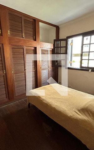 Casa à venda com 250m², 3 quartos e 4 vagas Casa à venda com 250m², 3 quartos e 4 vagasQuarto 2