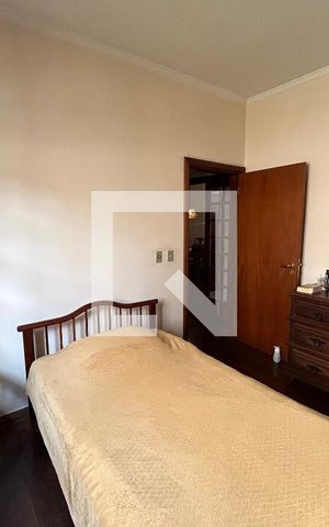 Casa à venda com 250m², 3 quartos e 4 vagas Casa à venda com 250m², 3 quartos e 4 vagasQuarto 2