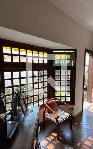 Casa à venda com 250m², 3 quartos e 4 vagas Casa à venda com 250m², 3 quartos e 4 vagasSala