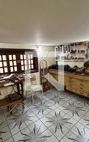 Casa à venda com 250m², 3 quartos e 4 vagas Casa à venda com 250m², 3 quartos e 4 vagasQuarto extra