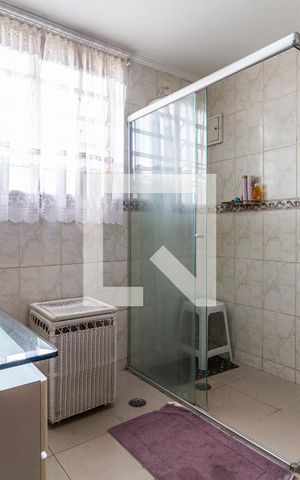 Casa à venda com 240m², 3 quartos e 5 vagas Casa à venda com 240m², 3 quartos e 5 vagasBanheiro