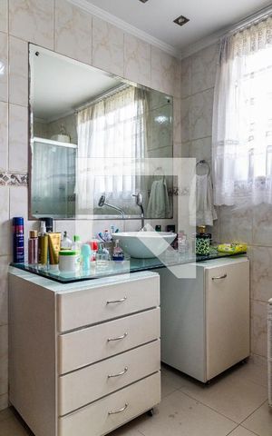 Casa à venda com 240m², 3 quartos e 5 vagas Casa à venda com 240m², 3 quartos e 5 vagasBanheiro