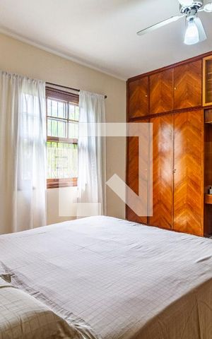 Casa à venda com 240m², 3 quartos e 5 vagas Casa à venda com 240m², 3 quartos e 5 vagasQuarto 1