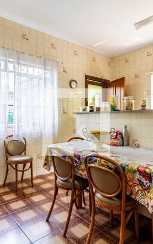 Casa à venda com 240m², 3 quartos e 5 vagas Casa à venda com 240m², 3 quartos e 5 vagasCozinha