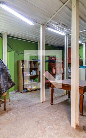 Casa à venda com 240m², 3 quartos e 5 vagas Casa à venda com 240m², 3 quartos e 5 vagasPorão