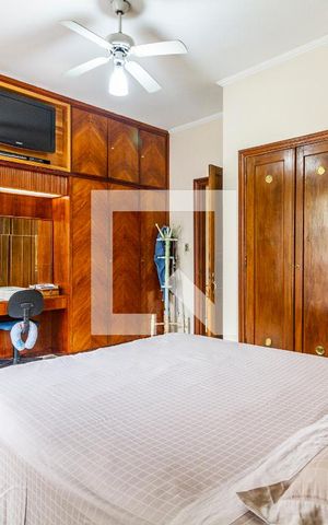 Casa à venda com 240m², 3 quartos e 5 vagas Casa à venda com 240m², 3 quartos e 5 vagasQuarto 1