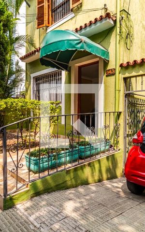 Casa à venda com 240m², 3 quartos e 5 vagas Casa à venda com 240m², 3 quartos e 5 vagasGaragem