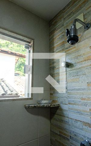 Casa de condomínio à venda com 370m², 5 quartos e 3 vagas Casa de condomínio à venda com 370m², 5 quartos e 3 vagasQuarto 2