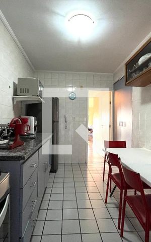 Apartamento à venda com 100m², 3 quartos e 2 vagas Apartamento à venda com 100m², 3 quartos e 2 vagasCozinha