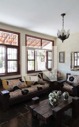 Casa à venda com 1000m², 5 quartos e 10 vagasSala