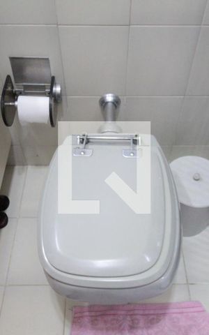 Casa à venda com 1000m², 5 quartos e 10 vagasBanheiro da Suite