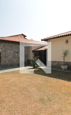 Casa à venda com 1000m², 5 quartos e 10 vagasFachada