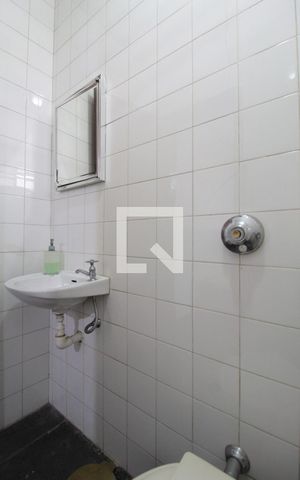 Casa à venda com 1000m², 5 quartos e 10 vagasBanheiro de Serviço