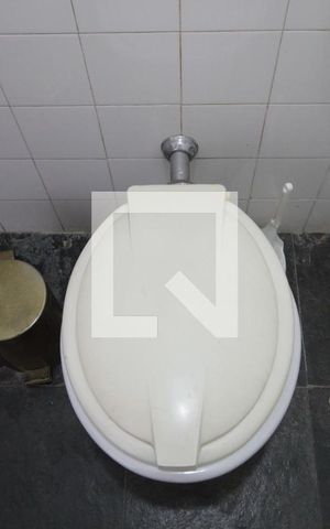 Casa à venda com 1000m², 5 quartos e 10 vagasBanheiro de Serviço