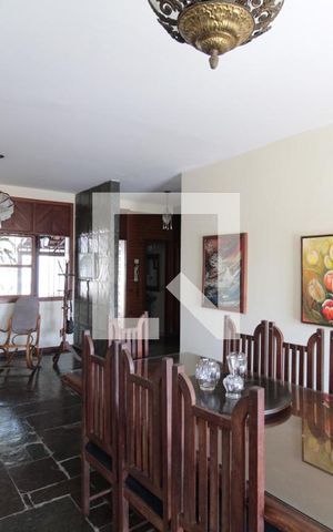 Casa à venda com 1000m², 5 quartos e 10 vagasSala