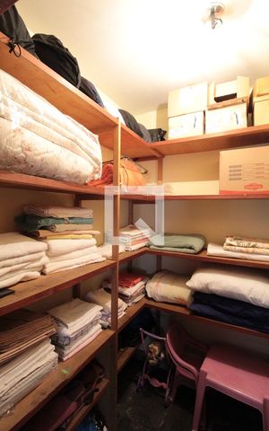 Casa à venda com 1000m², 5 quartos e 10 vagasRoupeiro