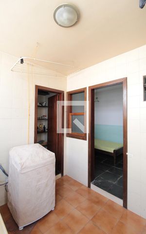 Casa à venda com 1000m², 5 quartos e 10 vagasArea de Serviço