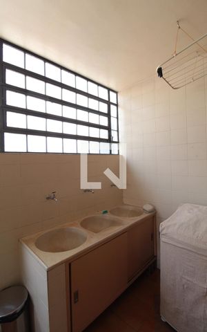 Casa à venda com 1000m², 5 quartos e 10 vagasArea de Serviço