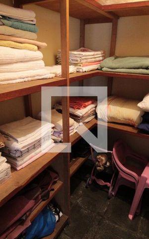 Casa à venda com 1000m², 5 quartos e 10 vagasRoupeiro