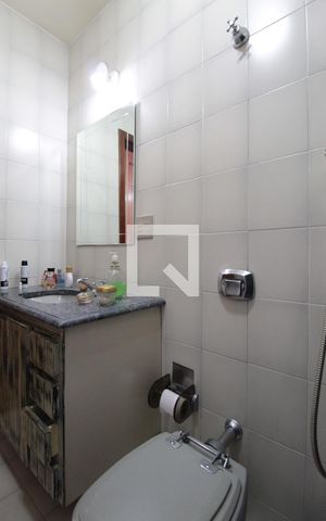 Casa à venda com 1000m², 5 quartos e 10 vagasBanheiro da Suite