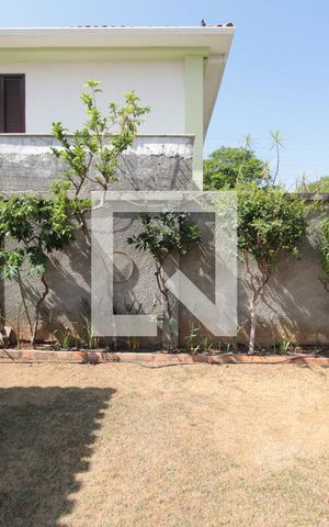 Casa à venda com 1000m², 5 quartos e 10 vagasFachada