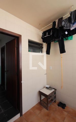 Casa à venda com 1000m², 5 quartos e 10 vagasArea de Serviço