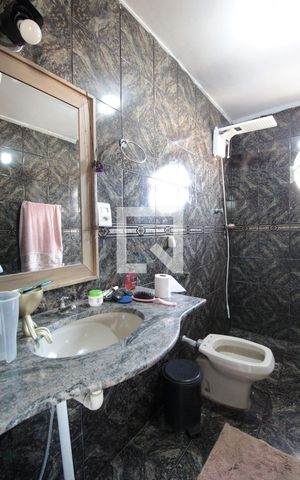 Casa à venda com 200m², 3 quartos e 10 vagasBanheiro da Suite