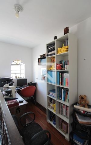 Casa à venda com 200m², 3 quartos e 10 vagasHall dos Quartos