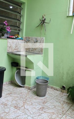 Casa à venda com 87m², 2 quartos e 1 vagaÁrea de Serviço