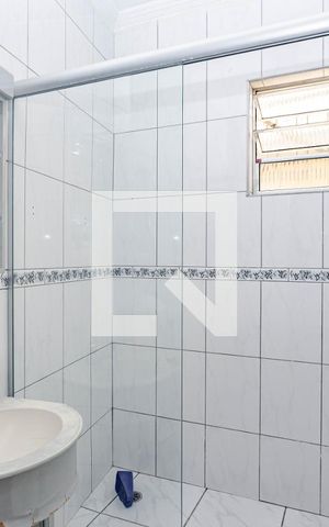 Casa à venda com 250m², 3 quartos e 7 vagas Casa à venda com 250m², 3 quartos e 7 vagasBanheiro da Suíte 1